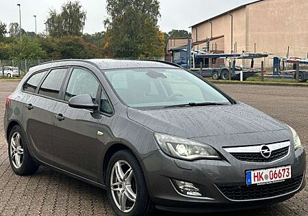 Opel Astra J Sports Tourer Design Edition Xenon