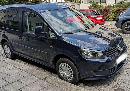 VW Caddy Volkswagen TDI kleiner Campingausbau und Austauschmotor