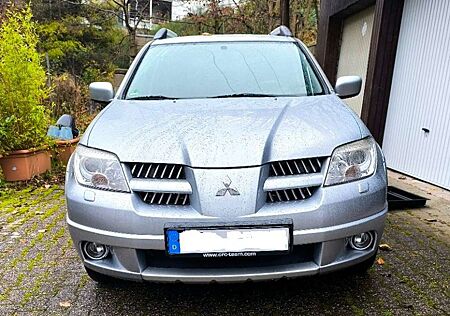 Mitsubishi Outlander 2.4 Dakar