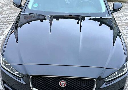 Jaguar XE 2.0d Prestige 180cv auto