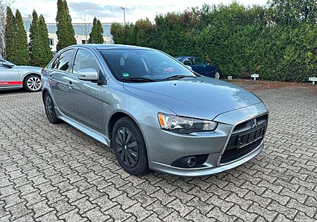 Mitsubishi Lancer 1.6 Edition, Top Zustand, Navi TÜV neu