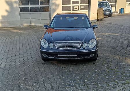 Mercedes-Benz E 200 Kompressor Elegance