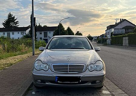 Mercedes-Benz C 180 Kompressor (203.046)