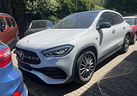 Mercedes-Benz GLA 250 AMG-line*MBUX*R.Cam*Pano*LED*DAB*SHZ