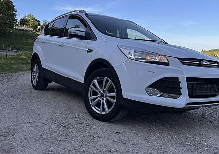 Ford Kuga 2.0 TDCi 2x4 Titanium