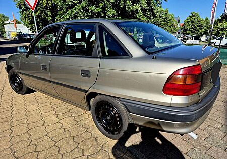 Opel Astra 16V CDX 1HAND ORGINALE KILOMETER 1HD
