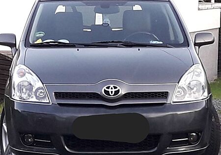 Toyota Corolla Verso 2.2 D-CAT Sol