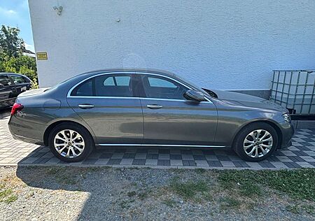 Mercedes-Benz E 200 4Matic 9G-TRONIC Exclusive