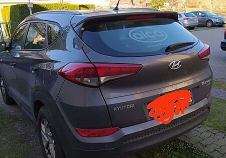 Hyundai Tucson blue 1.7 CRDi 2WD