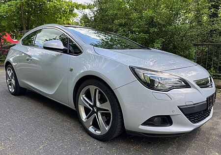 Opel Astra J GTC Innovation