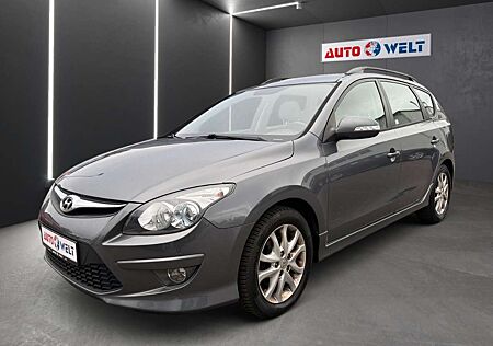 Hyundai i30 Kombi 1.6 CRDi Teilleder Tempomat SHZ