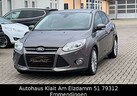 Ford Focus Lim. Titanium Navi Xenon Selbstparkend