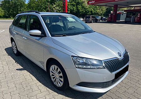 Skoda Fabia Combi/NAVI(SMARTLINK)/SH/PDC/TEMPO/KLIMAAU