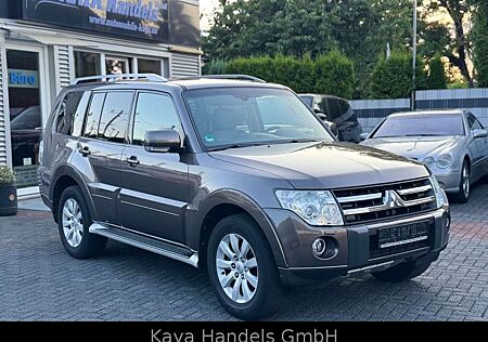 Mitsubishi Pajero 3.2 DI-D Instyle Leder/Navi/Kamera/7-Sitz