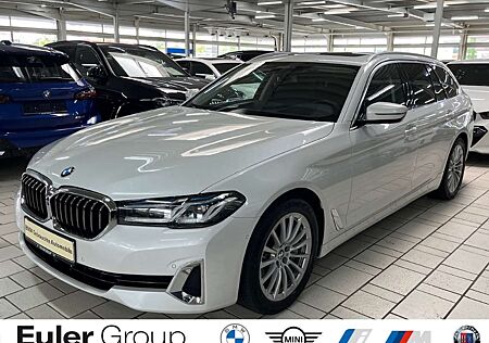 BMW 540 i xDrive A Touring Navi HUD SHZ ACC AD DAB Hifi St