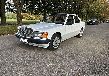 Mercedes-Benz 190 E 2.0 weiß