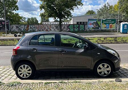 Toyota Yaris 1.3 VVT-i Cool