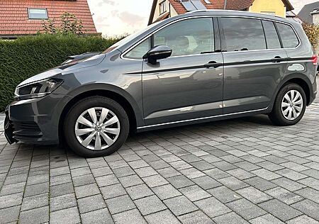 VW Touran Volkswagen 1.5 TSI Comfortline