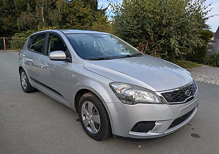 Kia Cee'd Ceed / Ceed 1.4 CVVT Attract