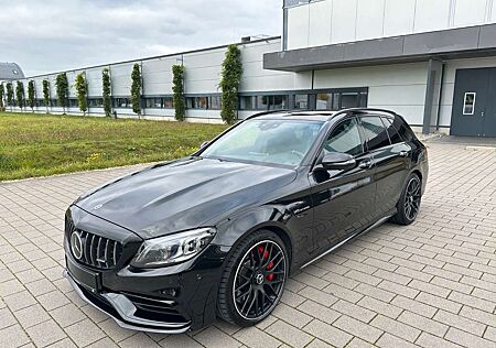 Mercedes-Benz C 63 AMG s MB100/Night/Pano/360/Distronic+/Burme.