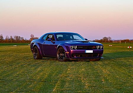 Dodge Challenger R/T Scat Pack Widebody
