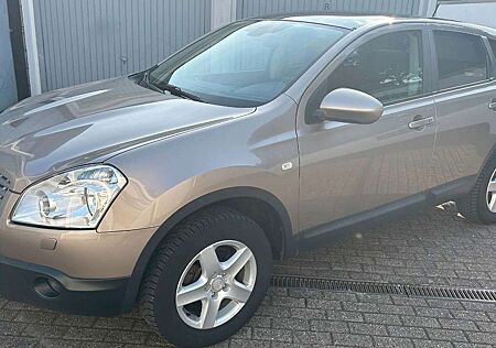 Nissan Qashqai 2.0 tekna aus 2.Besitz / Leder / Navi
