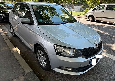 Skoda Fabia Active Klima Inspekt. Neu Tüv 8 Fach
