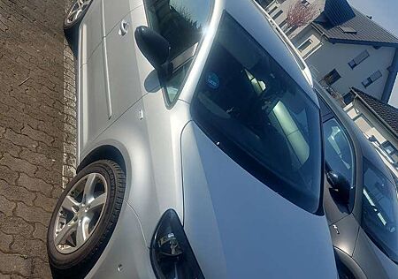 VW Touran Volkswagen 1.6 TDI DPF BlueMotion Technology DSG Life