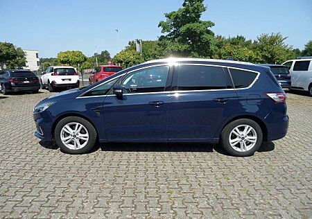 Ford S-Max Titanium+Navi+LED+ACC+AHK+Cam vo/hi+SHZ+SpurA+1.HD