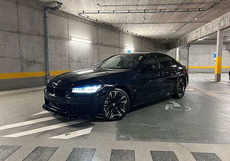 BMW 545 e xDrive M Sport/1.HD/360°-Kam/Adaptiv Drive