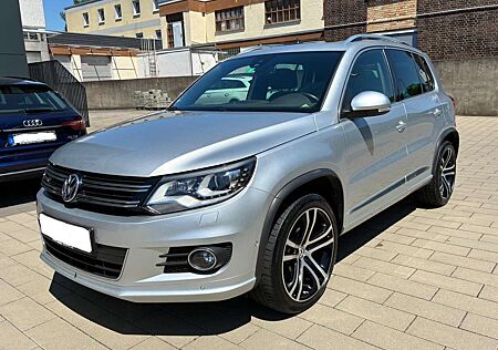 VW Tiguan Volkswagen Sport & Style BMT 4Motion R-Line Max Voll.