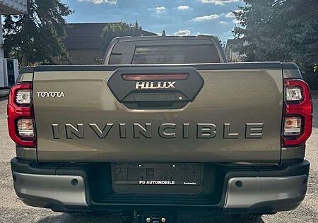 Toyota Hilux EXTRA CAB 2.8, INVINCIBLE, Automatik