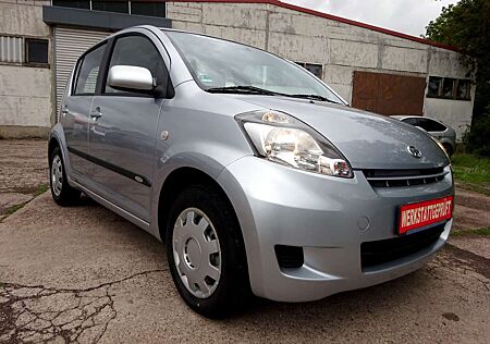 Daihatsu Sirion 1.3 Top AHK ALU KLIMA ZV WR CD TÜV-NEU!