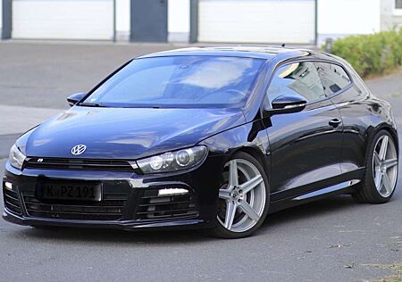 VW Scirocco Volkswagen R / DSG / Schalensitze