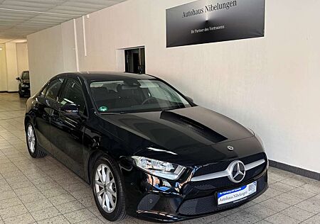 Mercedes-Benz A 180 Stufenheck-Limousine *Navi*SHZ*PTS*