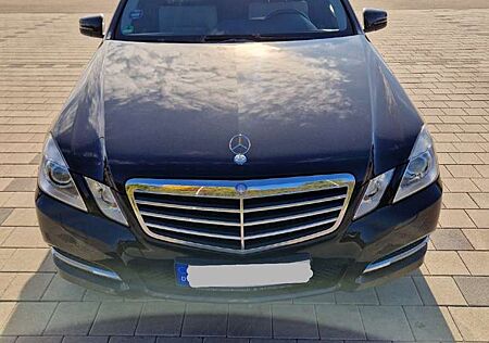 Mercedes-Benz E 200 T CGI BlueEFFICIENCY 7G-TRONIC Avantgarde