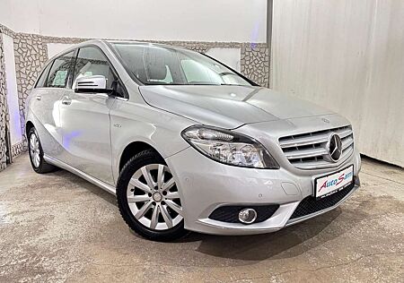 Mercedes-Benz B 180 AUTOMATIK NAVI EINPARKHILFE TEMPO TÜV NEU