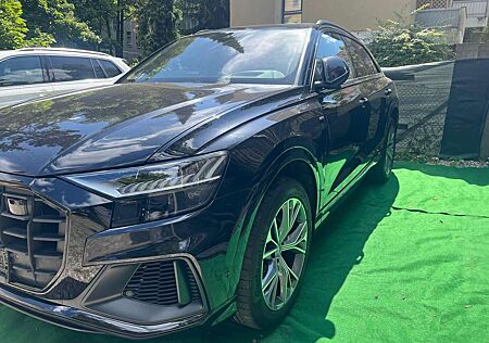 Audi Q8 50 TDI quattro S-Line Aut. Pano. Leder
