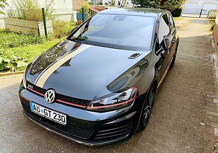 VW Golf GTI Volkswagen Performance BlueMotion Technology DSG