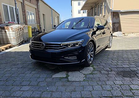 VW Passat Variant Volkswagen 2.0 TDI SCR 4Motion DSG R-Line