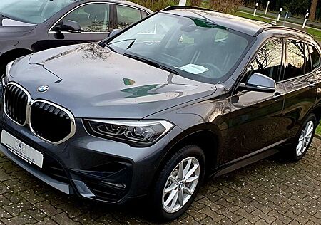 BMW X1 Baureihe sDrive 20 i Advantage Navi Kamera