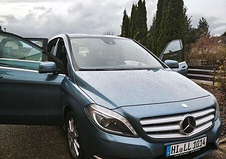Mercedes-Benz B 200 (BlueEFFICIENCY) 7G-DCT