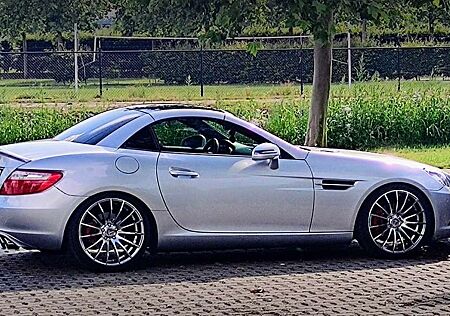 Mercedes-Benz SLK 200 (BlueEFFICIENCY) 7G-TRONIC