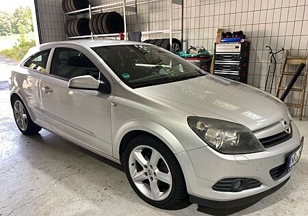 Opel Astra GTC 1.8 16V Coupe
