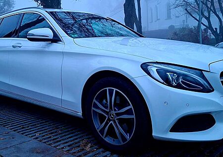 Mercedes-Benz C 220 d 4Matic T 9G-TRONIC Avantgarde