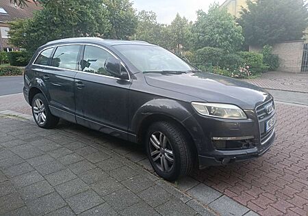 Audi Q7 3.0 TDI DPF quattro tiptronic