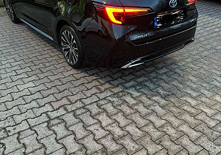 Toyota Corolla 1.8 Hybrid Touring Sports Team Deutschland