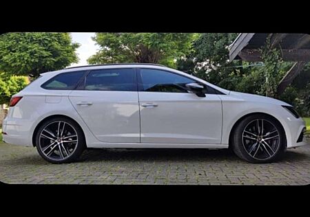 Seat Leon ST Cupra 300 Automatik*4Drive*LED*Virtue