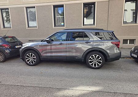 Ford Explorer EcoBoost Plug-in Hybrid ST-LINE