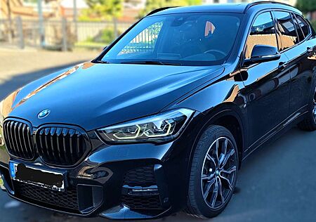 BMW X1 xDrive20i Aut. M Sport /Pano/Kamera/8fach/Touch